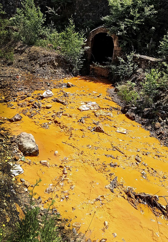 1542957245348951PlC5.jpg 黃龍河治理前.jpg