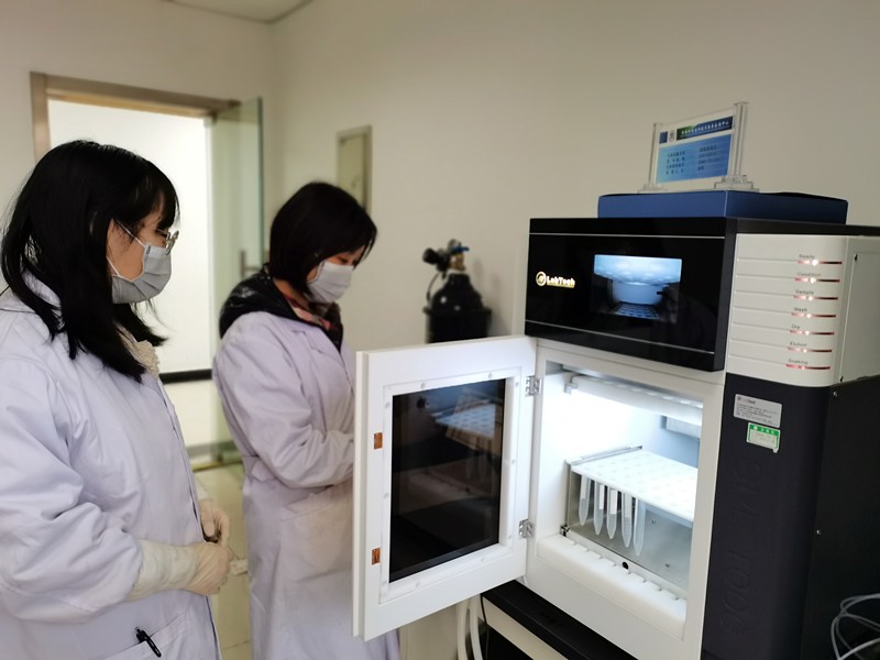 監測中心：新春佳節顯擔當 恪守崗位踐使命1_副本.jpg