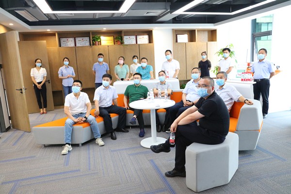 1628475241818142hCNK.jpg 領(lǐng)導(dǎo)班子_副本.jpg