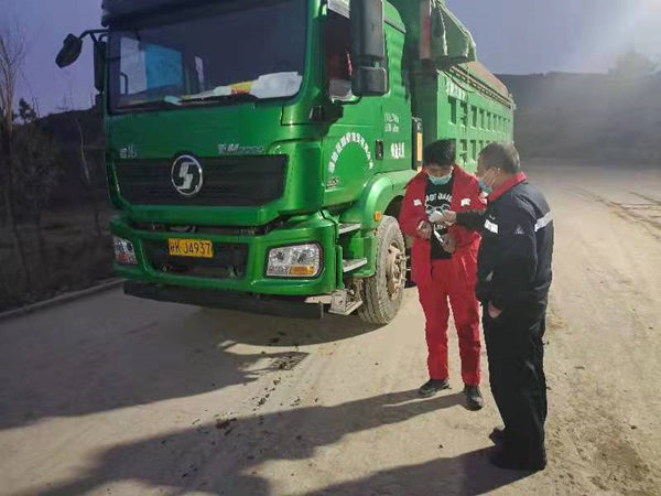 1640658198578643Fd9U.jpg 嚴格實行進場車輛掃碼測溫_副本.jpg