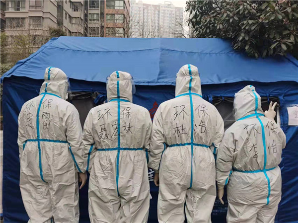 1641543410663900nxxF.jpg 陜西環(huán)保集團:響徹在戰(zhàn)“疫”前線的入黨誓詞 配圖1.jpg