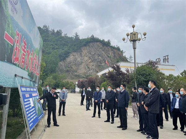 1652322266887340ttIv.jpg 省政協(xié)港澳臺(tái)僑和外事委主任閆超英到水環(huán)境公司商南縣污水處理廠調(diào)研.jpg