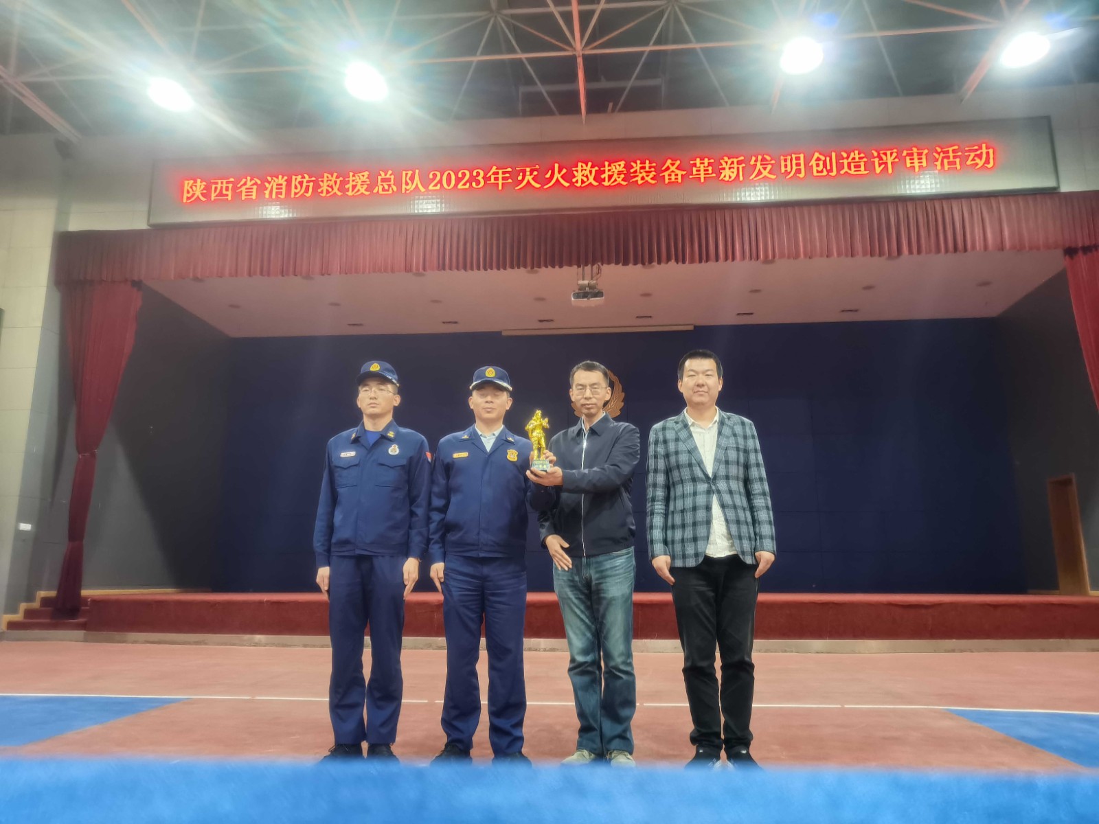 16989750365511657m1c.jpg 獲獎照片.jpg