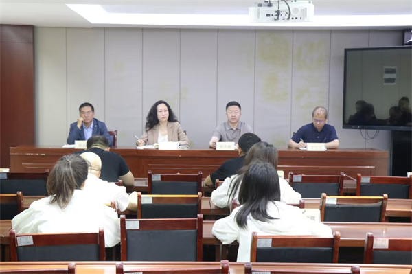 延安環保公司傳達學習集團黨委深入貫徹中央八項規定精神學習教育暨巡視整改工作會會議精神+照片.jpg
